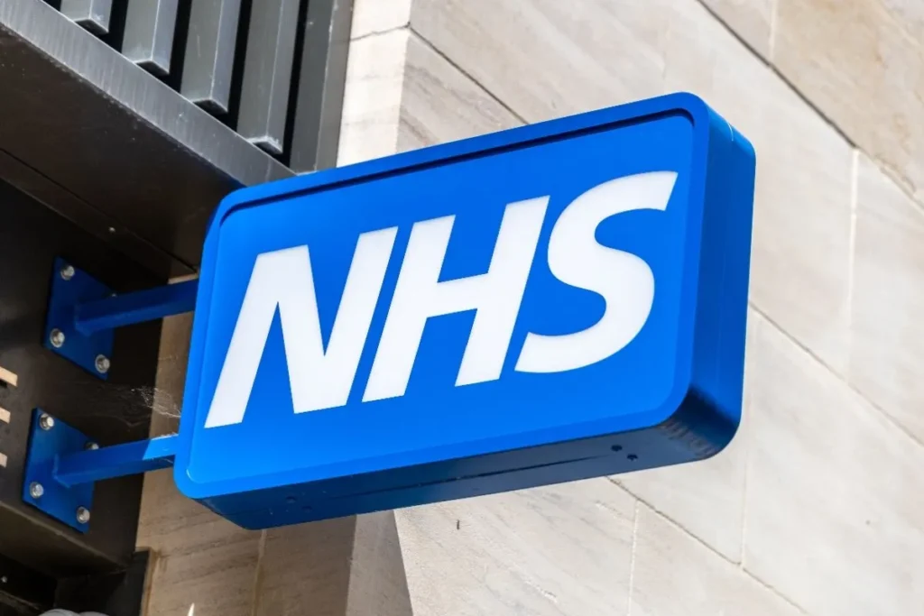 Inglaterra anuncia estratégia revolucionária de prevenção e tratamento do câncer